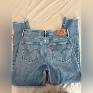 Levi's Women's Light Blue Straight Leg Jeans